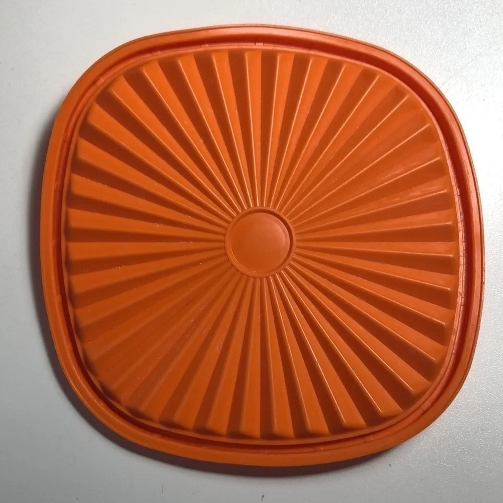 2 vintage Tupperware bowls with lids orange and yellow #2277-4